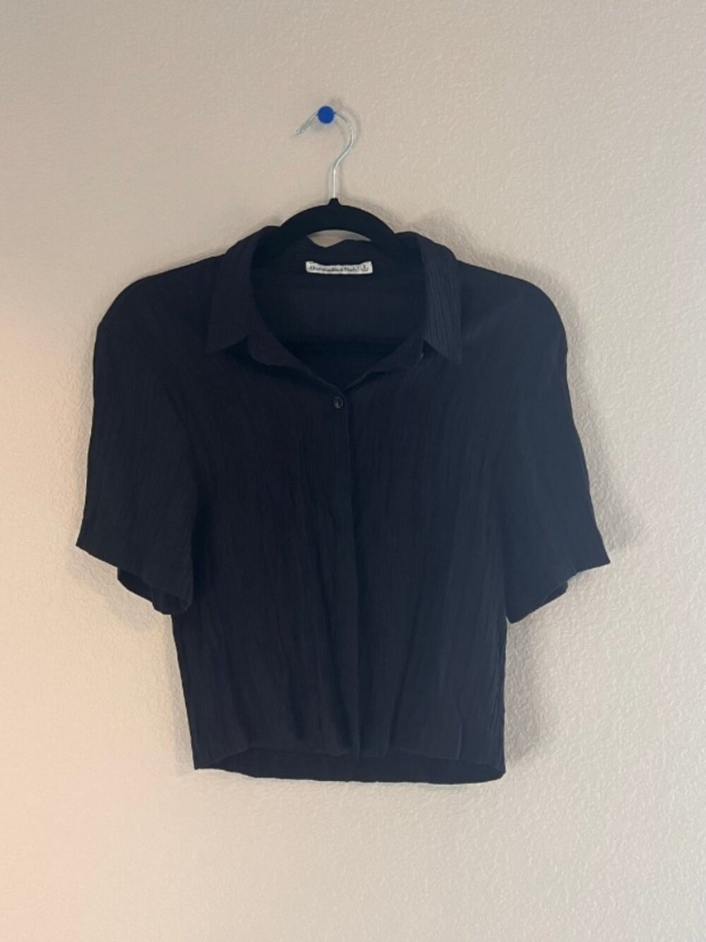 Abercrombie & Fitch Black Crinkle Short Sleeve Button-Up Shirt Size Small